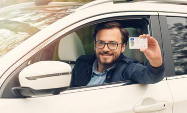 Czy trzeba wozić prawo jazdy ze sobą?